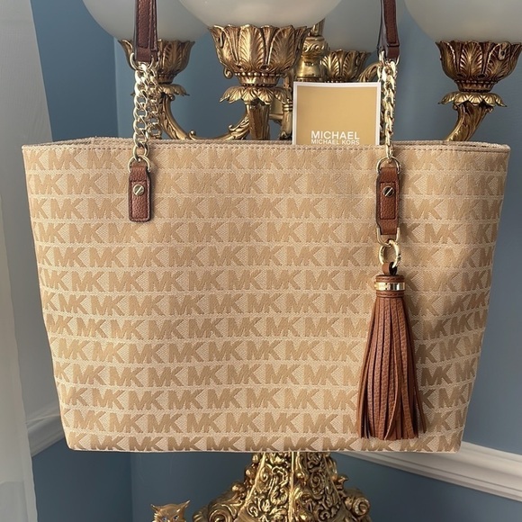 Brand New Michael Kors Beige Camel Medium Chain Tote Tassel Bag Zippered Purse - Picture 2 of 14